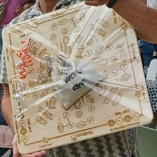 Een bordspel Voetbal Chaos, een op mens erger je niet gebaseerd voetbal bordspel